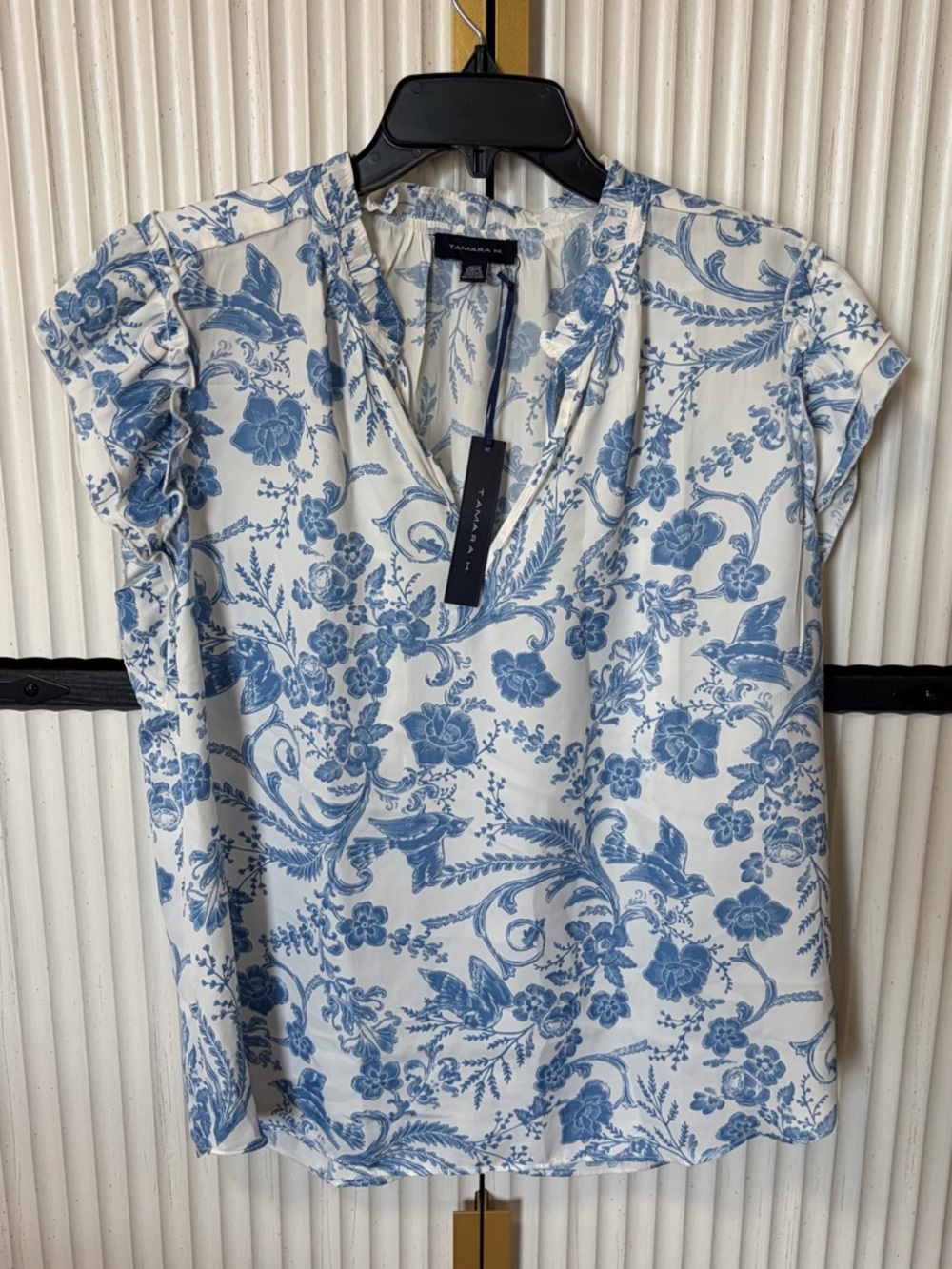 Tahari Blue & White Floral Split-Neck Ruffle Cap-Sleeve Blouse